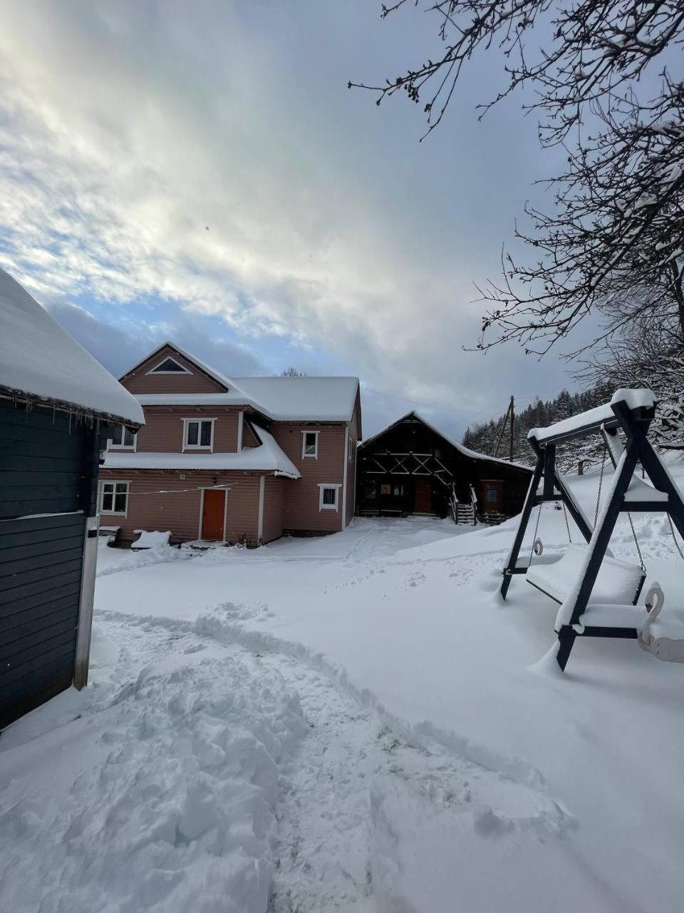 Kazka Lejlighedshotel Yablunytsya Eksteriør billede